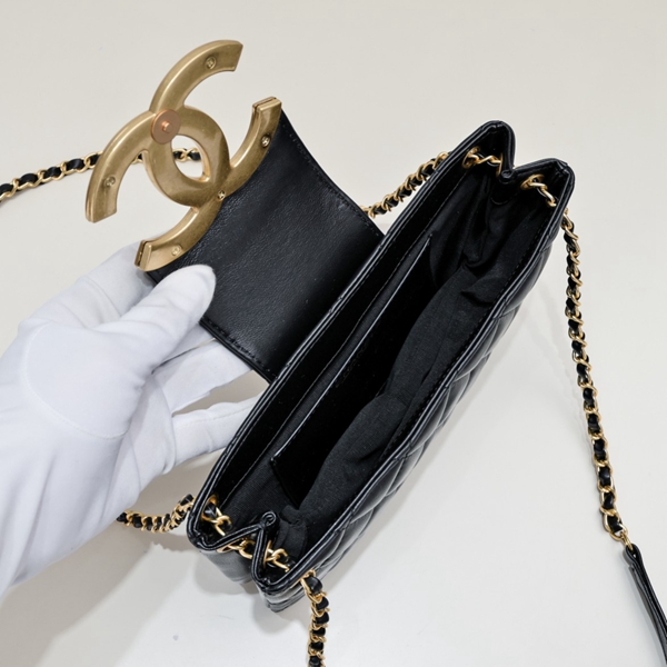 シャネルバッグ角部分ディテール